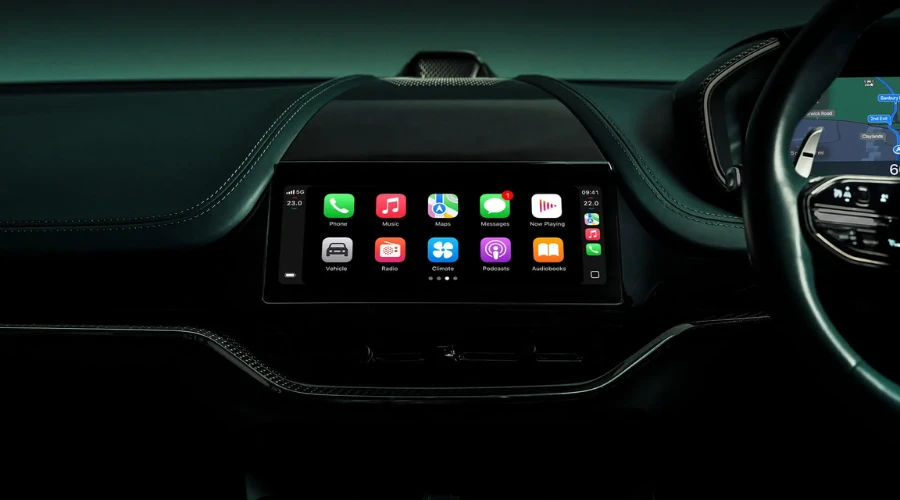 Apple CarPlay Ultra 2025