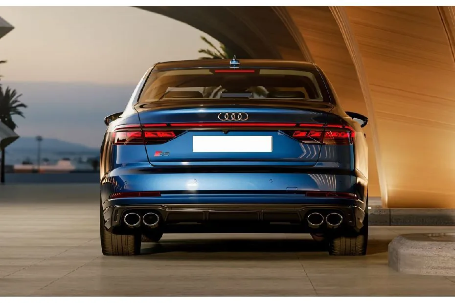 Audi S8