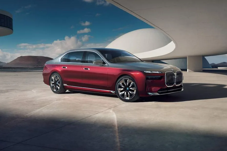 BMW i7