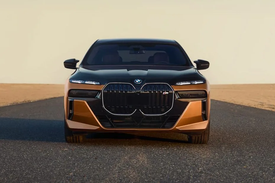 BMW i7