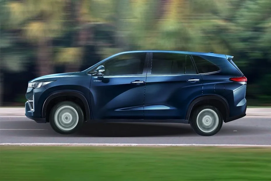 Toyota Innova Hycross